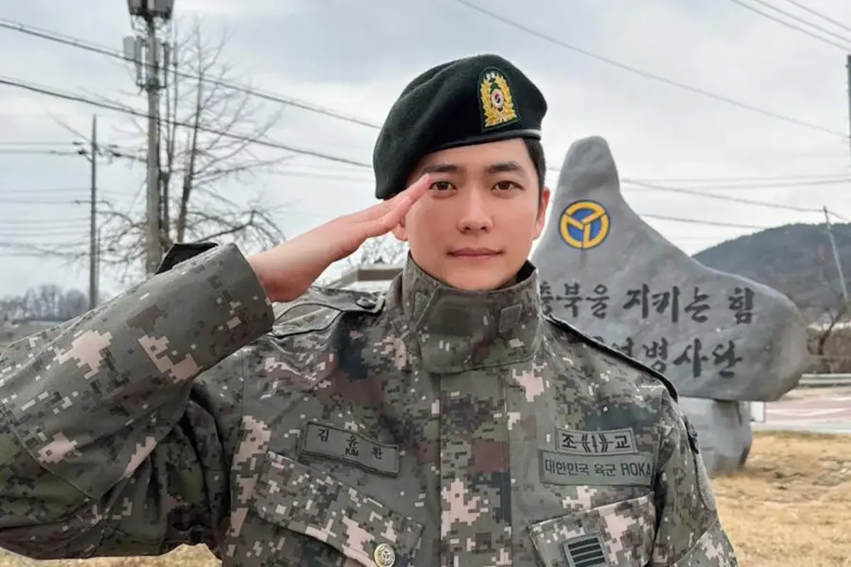 Ator Coreano Kang Tae Oh: Volta do Serviço Militar e Negociações para Novo Dorama