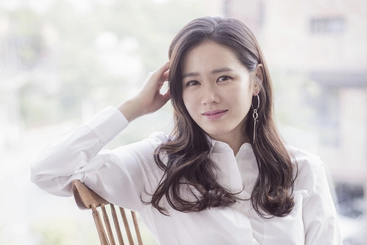 Son Ye Jin, Atriz de Pousando no Amor