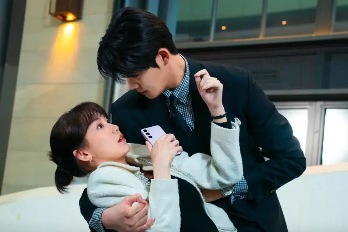 K-Drama”A Cinderela Moderna” Lidera Audiências em Mais de 120 Regiões no Viki